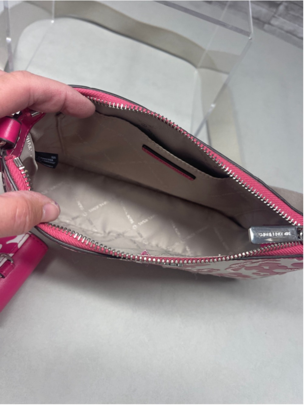 Michael Kors Crossbody With Tech Accessories Attached Dragonfruit Floral - Picture 8 of 13